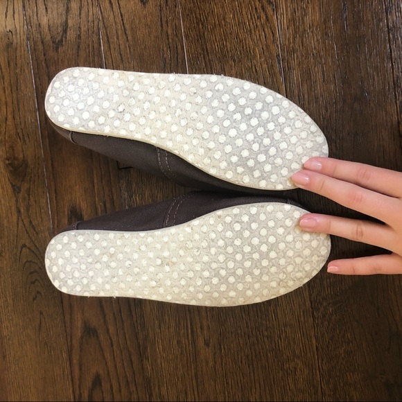 Toms Canvas Shoes - Picture 8 of 8